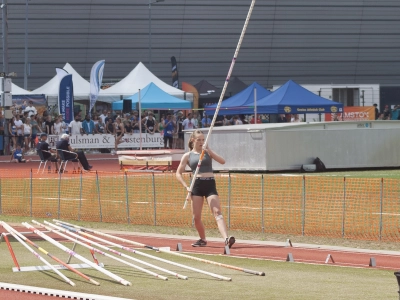 Annelin van den Biggelaar Nederlands Kampioen polsstokhoogspringen